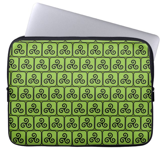 Capa Para Notebook Green Celtic Triskele Tilado (Frente)