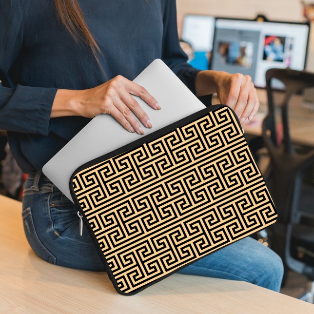Capa Para Notebook Grego Meander Key Square H Patterno Brown (Criador carregado)