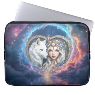 Capa Para Notebook Guardiã Enluarada do Coração Eterno.
