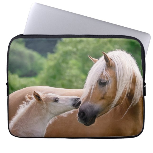 Capa Para Notebook Haflinger Cute Hores Foto e Mamãe Cudling Beijo - (Frente)