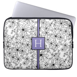 Capa Para Notebook Hand Drawn White Floral Pattern Purple Monogram