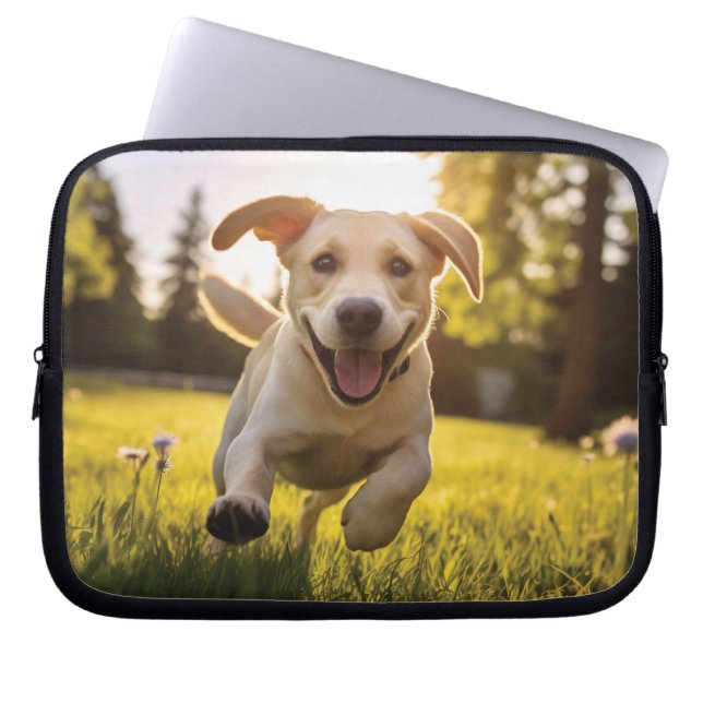 Capa Para Notebook Happy Labrador Puppy em execução (Frente)
