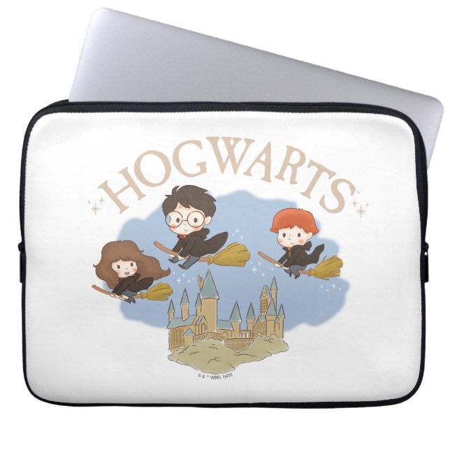 Capa Para Notebook HARRY POTTER™, Hermione e Ron Voam Sobre HOGWARTS™ (Frente)