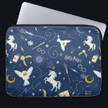 Capa Para Notebook HARRY POTTER™ Summer Solstice Icon Pattern<br><div class="desc">Dive into a starry night of wizarding wonder with this enchanting magical icons pattern. Set against a deep midnight-blue background, this all-over print features a delightful mix of floating letters, golden snitches, wands, glasses, constellations, moons, lightning bolts, unicorns, and soaring owls. The celestial details and scattered sparkles create a dreamy,...</div>
