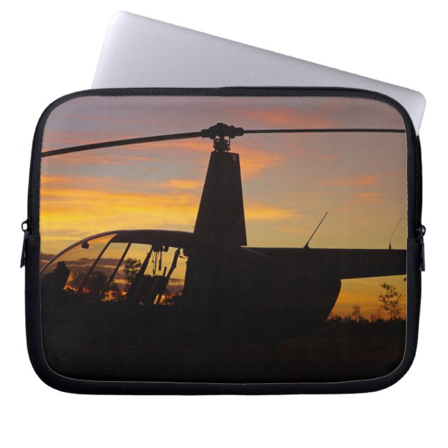 Capa Para Notebook helicóptero Robinson R44 ao pôr do sol (Frente)