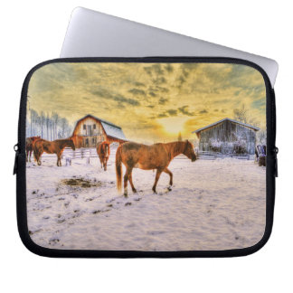 Capa Para Notebook Herdeiro de Cavalo Castanheiro na Equina Sunrise F