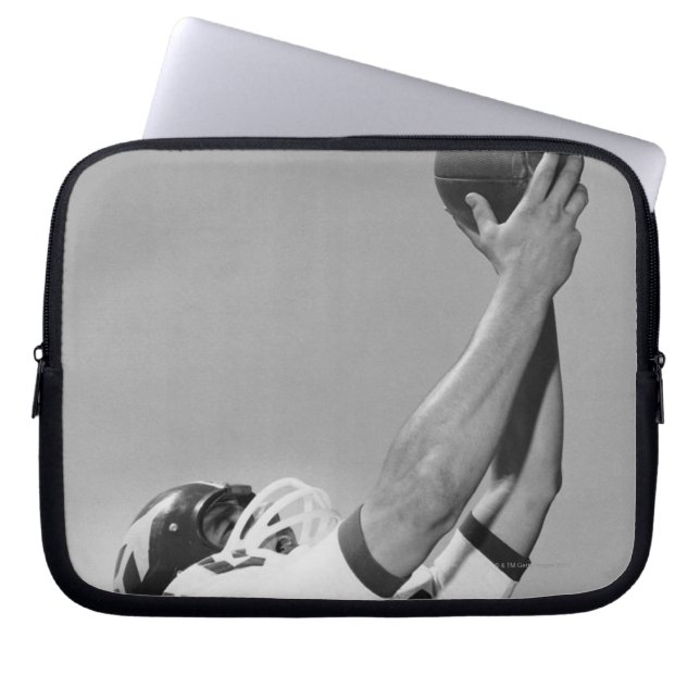 Capa Para Notebook Homem que joga o futebol (Frente)