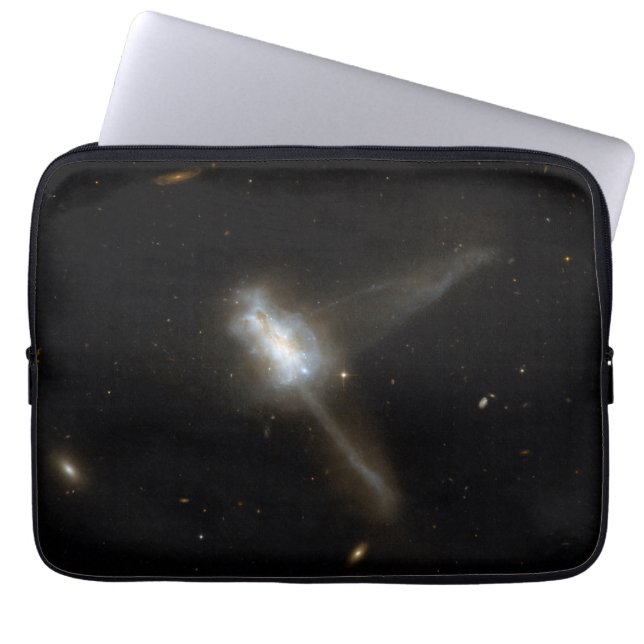 Capa Para Notebook Hubble Interagindo Galáxia IC 883 (Frente)