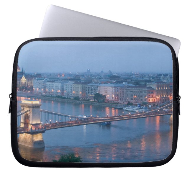 Capa Para Notebook HUNGRIA, Budapeste: Ponte de Szechenyi (Correntes) (Frente)