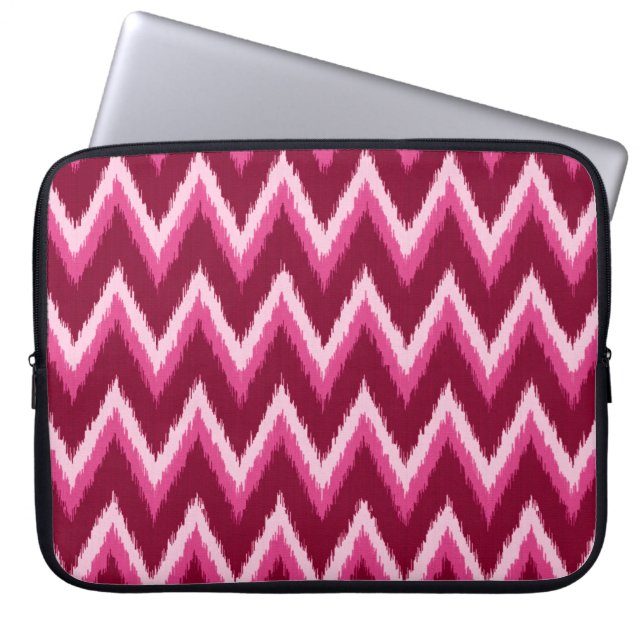 Capa Para Notebook Ikat Chevron Stripes - Burqundy, Rosa e Rosa (Frente)
