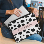 Capa Para Notebook Impressão, Pontos De Vaca, Preto E Branco, Seu Nom<br><div class="desc">Padrão de vacas elegante,  na moda e sofisticada em preto e branco. Presente moderno e moderno,  perfeito para o amante da impressão animal em sua vida. Personalize adicionando o seu nome,  apelido,  monograma ou iniciais.</div>