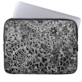 Capa Para Notebook Intricate Hand-Drawn Floral Lace Pattern 