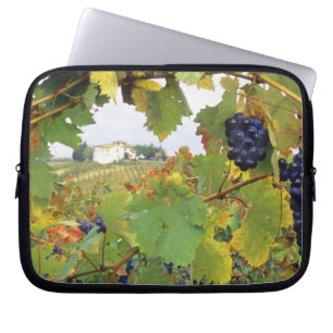 Capa Para Notebook Itália, Casa de fazenda na Toscana vista através