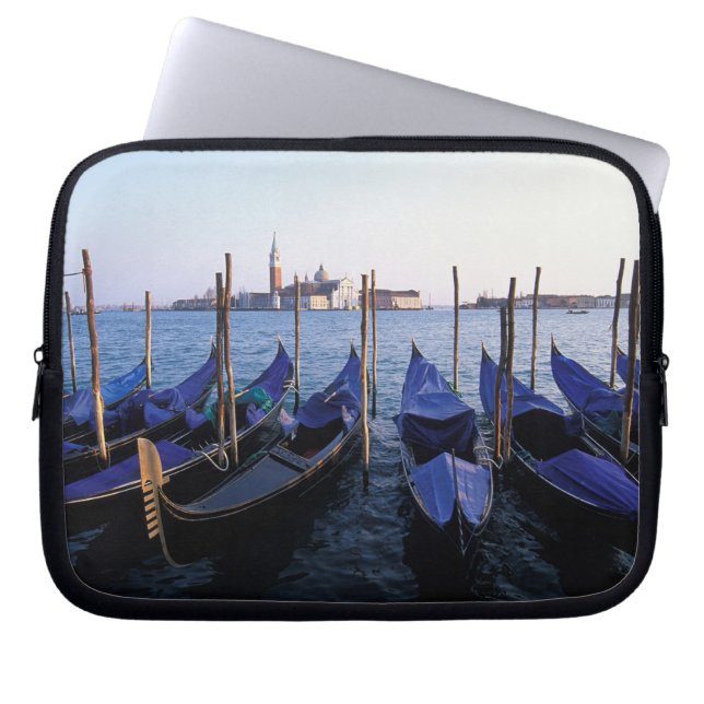 Capa Para Notebook Itália, Veneto, Veneza, Fileira de Gôndolas e San (Frente)