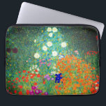 Capa Para Notebook Jardim Flor Gustav Klimt<br><div class="desc">Bolsa de laptop com a pintura a óleo do Jardim Flor de Gustav Klimt (1906). Um belo jardim de flores roxas,  vermelhas,  brancas,  azuis e laranja. Um presente de excelente para fãs de Arte Nouveau e de Arte Austríaca.</div>