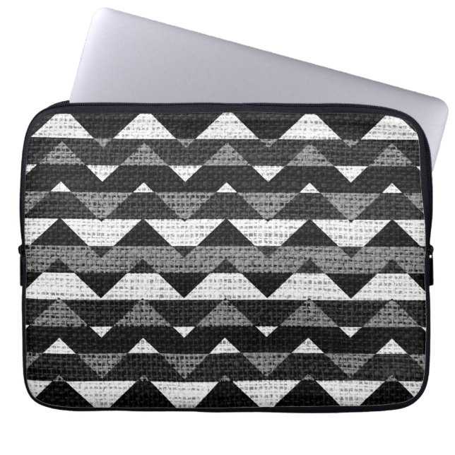 Capa Para Notebook Juta Chevron Negra e Branca Zigzag Burlap (Frente)