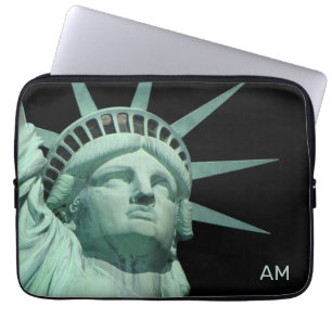 Capa Para Notebook Lady Liberty e Monograma em Preto