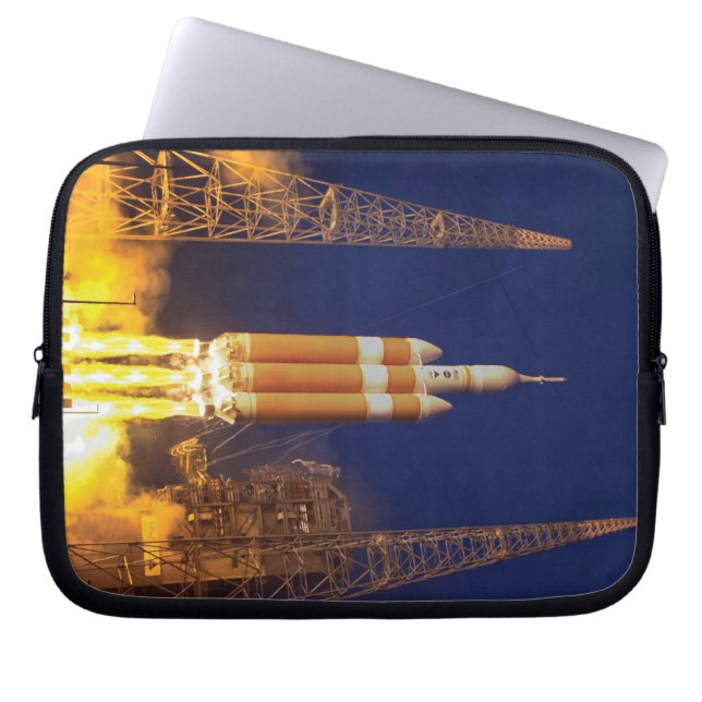 Capa Para Notebook Lançamento do Foguete da Nave Espacial Orion da NA (Frente)