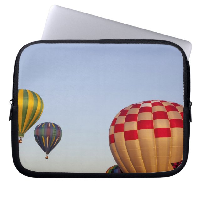 Capa Para Notebook Lançando balões de ar quente (Frente)