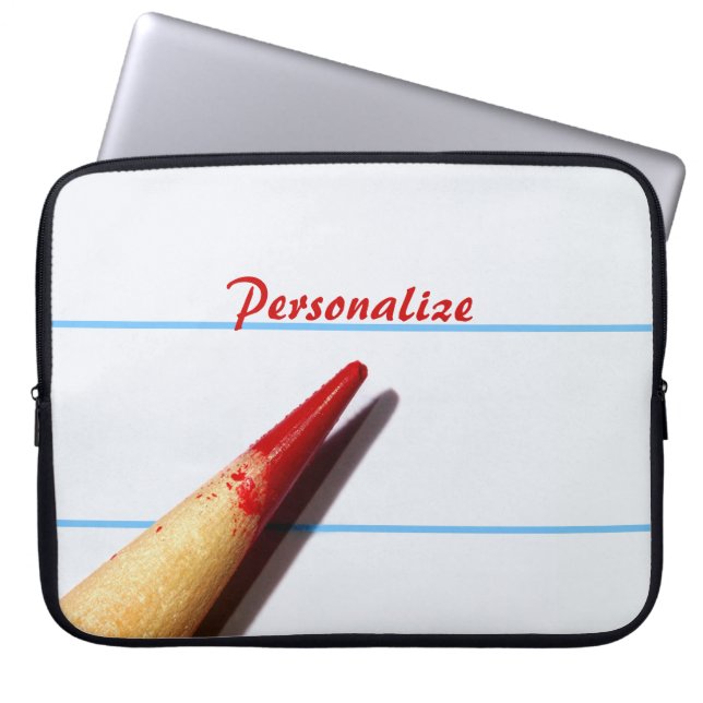 Capa Para Notebook Lápis Vermelho Em Papel Vinculado Com Nome (Frente)