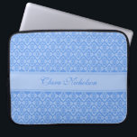 Capa Para Notebook Laptop azul de 15 polegadas inspirado na costura<br><div class="desc">O caso bonito de laptop com padrão é perfeito para qualquer um que ama ser chique por toda a cidade. Personalize este item com o seu nome. Este exemplo diz: "Clara Nicholson". Este padrão único foi projetado por Sarah Trett.</div>
