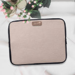 Capa Para Notebook Laptop Cor-de-couro azul-Dourada Rosa Negra<br><div class="desc">Um moderno e milenar couro rosa parece um efeito fotográfico visual que é impresso plano com uma placa metálica rosa-ouro colorida parecerá excelente com suas iniciais cuidando de sua técnica fina. Todas as faltas e fabulosas - nenhuma vaca rosa foi ferida no fazer.</div>