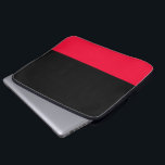 Capa Para Notebook Laptop preto e escarlate<br><div class="desc">Carregar ao redor do seu laptop em estilo neste estojo vermelho e preto.</div>