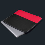 Capa Para Notebook Laptop preto e escarlate<br><div class="desc">Carregar ao redor do seu laptop em estilo neste estojo vermelho e preto.</div>