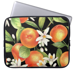 Capa Para Notebook Laranjas Desenhadas À Mão: Ilustração Floral.