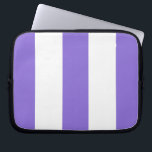 Capa Para Notebook Lavanda nova & presente branco da caixa do laptop<br><div class="desc">Refrigere a caixa roxa & branca nova da lavanda da listra do desenhista do regaço da parte superior da luva do zipper para homens,  mulheres,  meninos & meninas que como a lavanda de zazzle.com/bostonsportstshirts*. Vem em 3 tamanhos.</div>