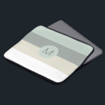 Capa Para Notebook Legal padrão de distribuição minimalista com seu m<br><div class="desc">Uma legal e calmante paleta colorida de azul empoeirado,  cinza média,  cinza de camas e branco adiciona um apelo minimalista a esta manga do computador. Um quadro redondo azul correspondente rodeia o monograma ou outro texto desejado. Edite o monograma de amostra mostrado com seu texto inicial ou outro.</div>