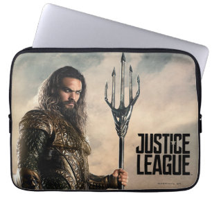 Capa Para Notebook Liga da Justiça  Aquaman no campo de batalha
