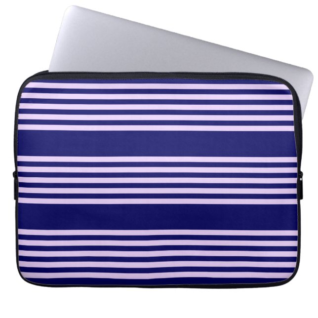 Capa Para Notebook Lilac purple and navy blue five stripes pattern (Frente)