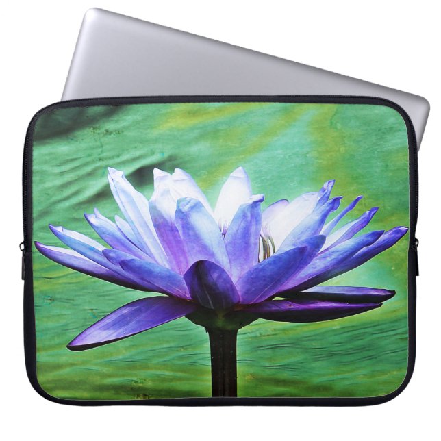 Capa Para Notebook Lily Purple Water (Frente)