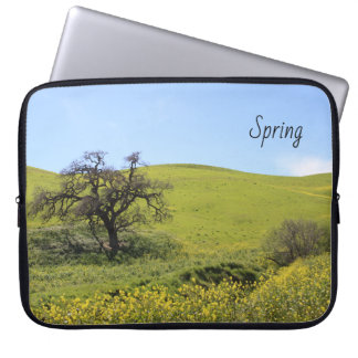 Capa Para Notebook Linda encosta selvagem Oaks em Primavera