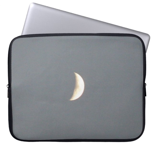 Capa Para Notebook Linda Lua Crescente de Cerveja no Laptop de Suco (Frente)