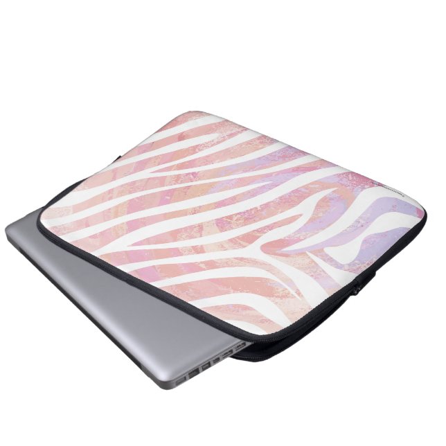 Capa Para Notebook Listra Rosa e Impressão Branca (Frente Inferior)