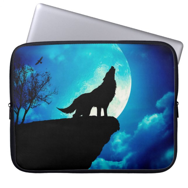 Capa Para Notebook Lobo em silhueta uivando até a lua de cheio (Frente)