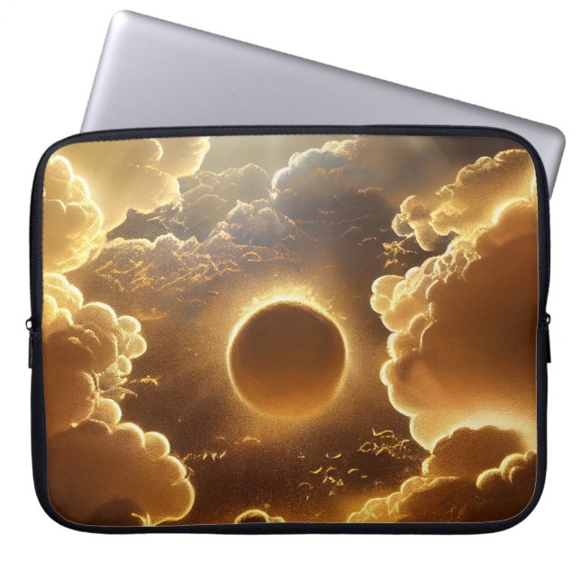 CAPA PARA NOTEBOOK LUA DOURADA COM NUVENS DE TEMPESTADE (Frente)
