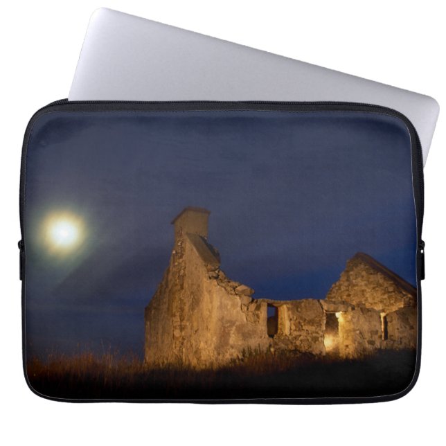 Capa Para Notebook Lua Sobre Ruínas De Algodão | County Galway, Irlan (Frente)