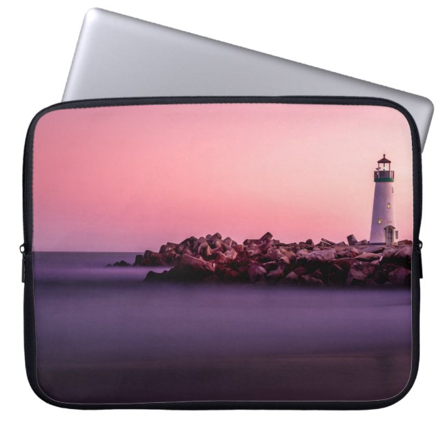 CAPA PARA NOTEBOOK LUZ BRANCA NA ESCADA ROCKY (Frente)