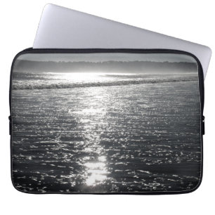 Capa Para Notebook Luz do sol na caixa da praia