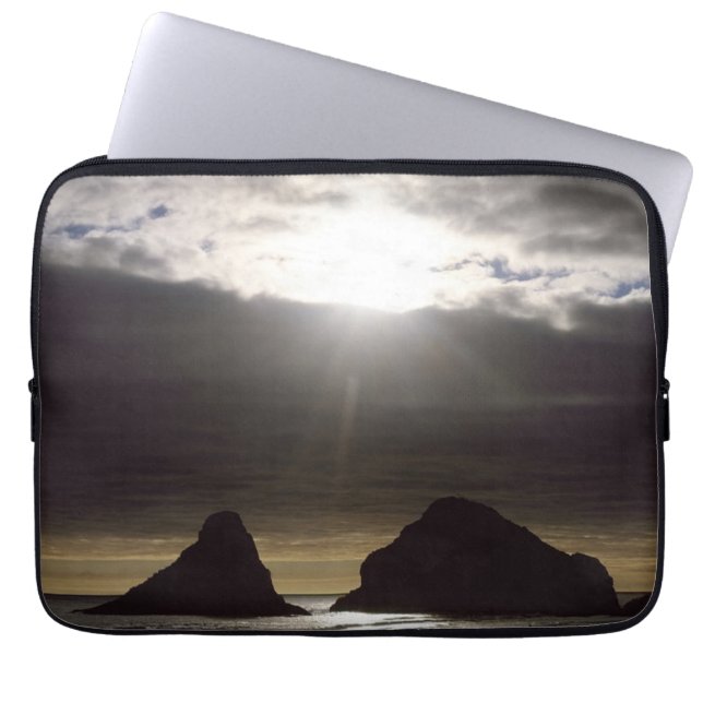 Capa Para Notebook Luz sobre Ocean Rocks Oregon (Frente)
