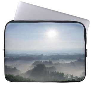 Capa Para Notebook Luz solar brilhante nas árvores de bambu Formos