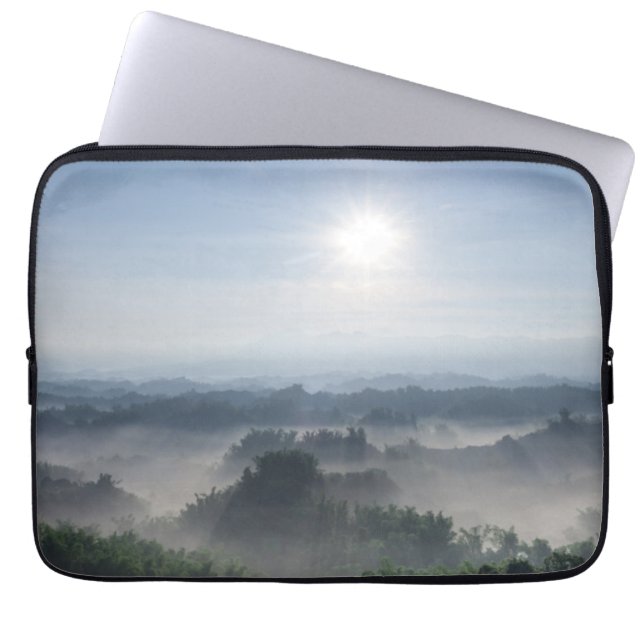 Capa Para Notebook Luz solar brilhante nas árvores de bambu | Formosa (Frente)