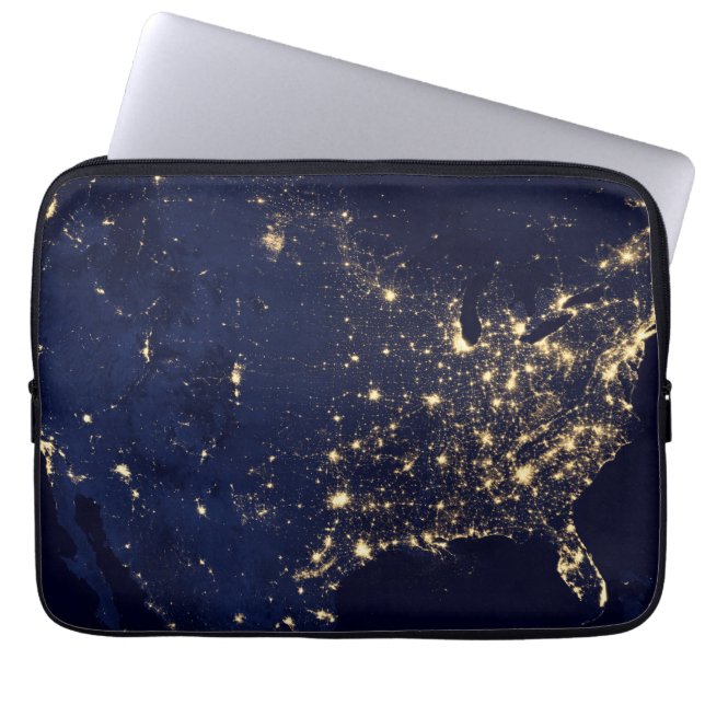 Capa Para Notebook Luzes Da Cidade Dos Estados Unidos À Noite. (Frente)
