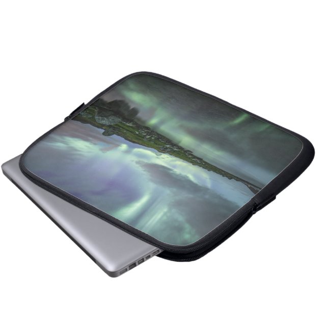 Capa Para Notebook Luzes do norte ao norte da Noruega (Frente Inferior)