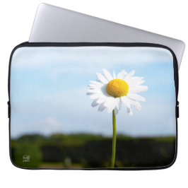Capa Para Notebook Madelief rechtop geisoleerd in de natuur.