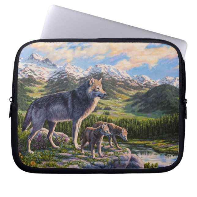 Capa Para Notebook Madre Wolf e Pups Vale do Rio Montanha (Frente)
