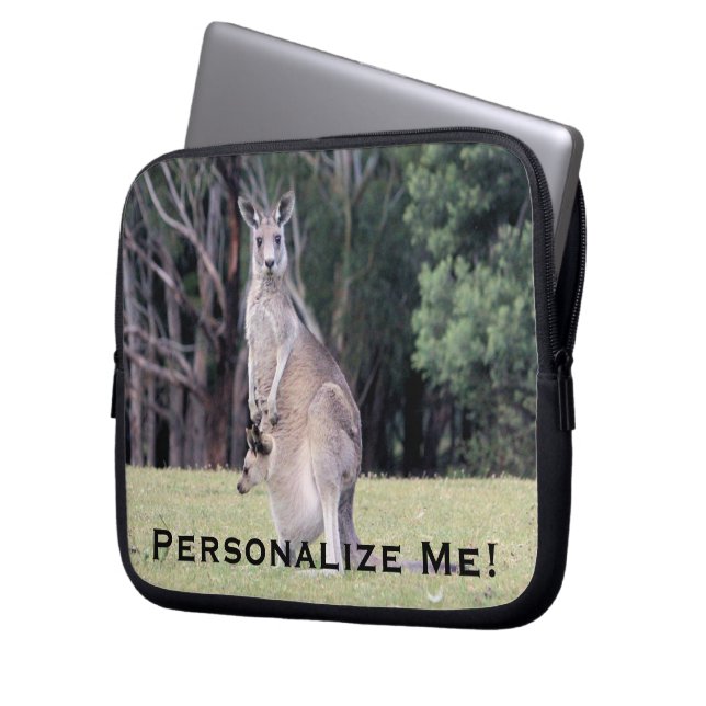 Capa Para Notebook Mãe Kangaroo com Bebê Joey em sua bolsa (Frente Esquerda)